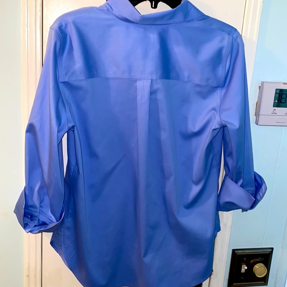 COPY - Chico’s blue, no iron button down blouse with rolled up cuffs stretch - Picture 4 of 8